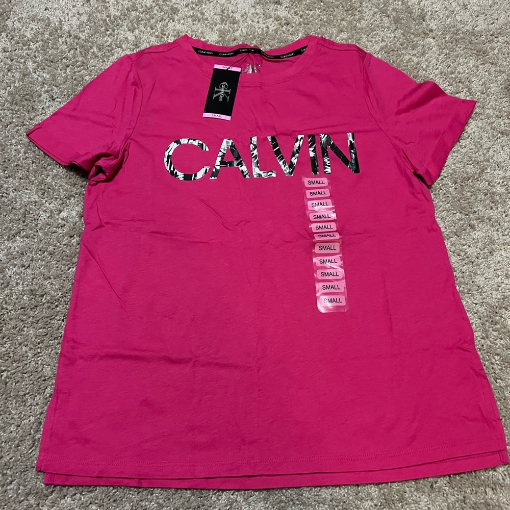 NWT Calvin Klein Women's Soft Crew Neck Rolled Sleeve Graphic Logo Pink